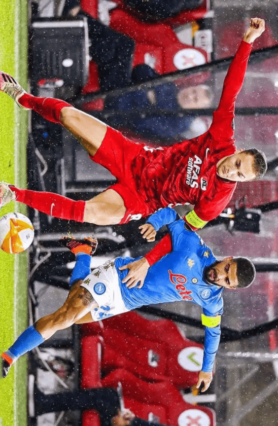 心痛去年申花一下 ！今年中超冠军大概70分左右就可以 ！甚至更低