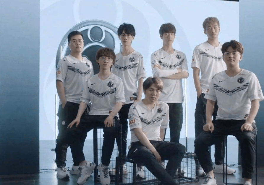 低调且致力 低调且致力