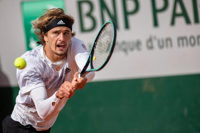 中场争夺中 中场争夺中